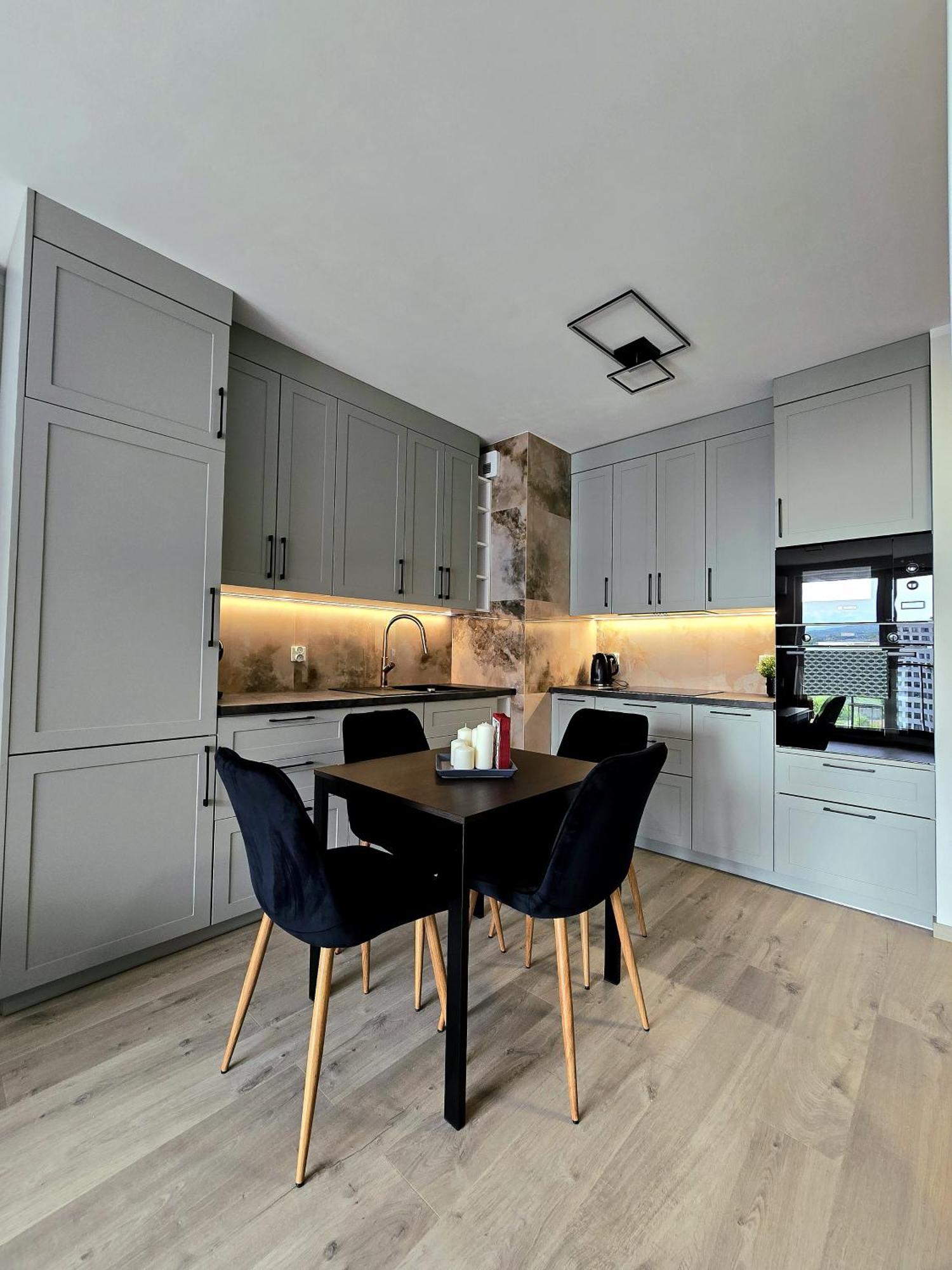 Movie Nights Tauron Arena Apartment คราคูฟ ภายนอก รูปภาพ